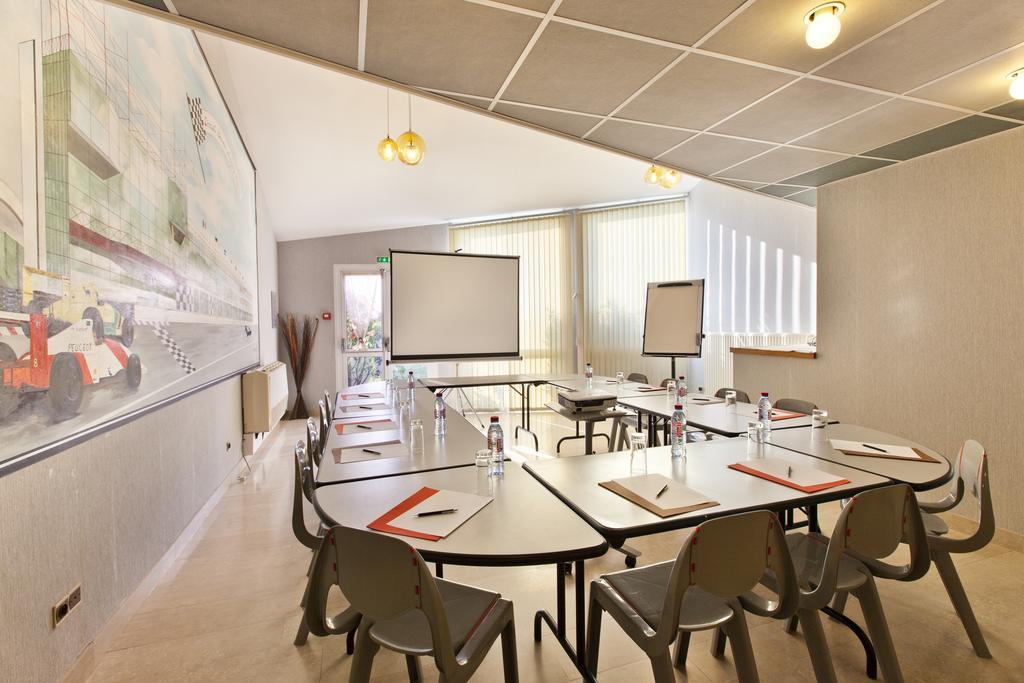 Cit'Hotel Du Circuit Magny-Cours Bagian luar foto