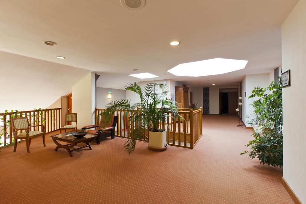 Cit'Hotel Du Circuit Magny-Cours Bagian luar foto