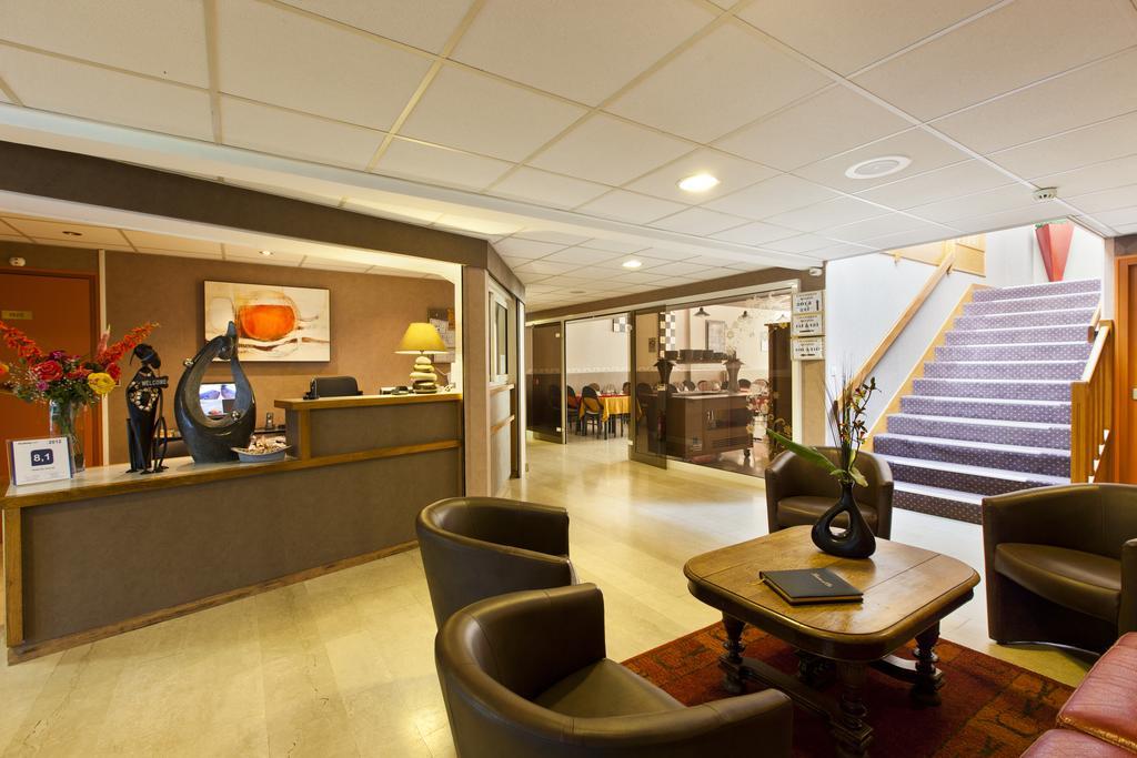 Cit'Hotel Du Circuit Magny-Cours Bagian luar foto