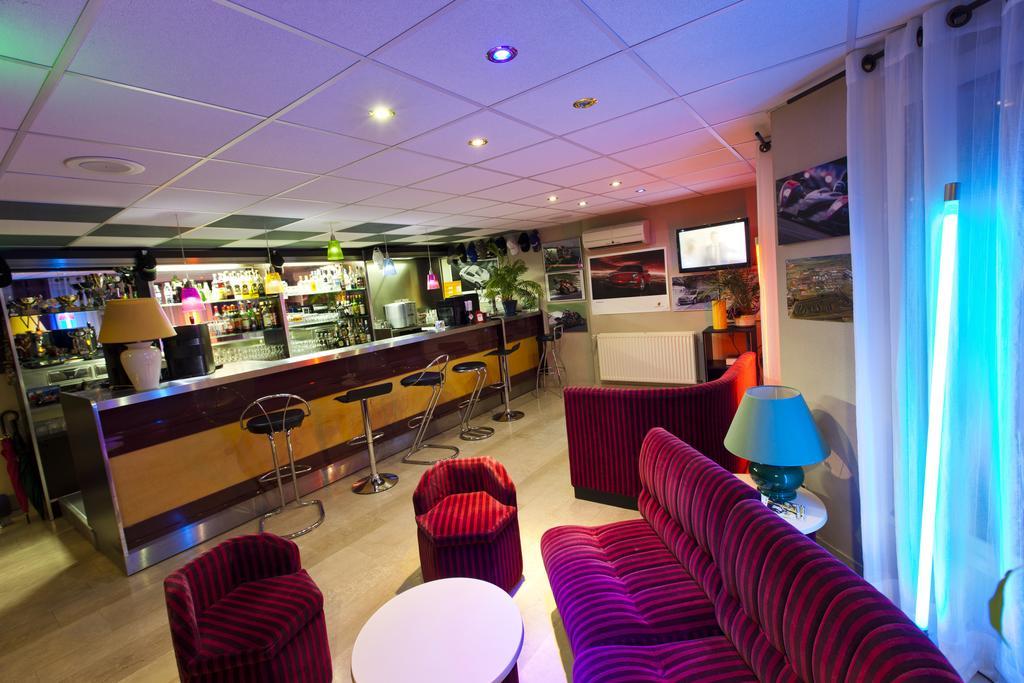 Cit'Hotel Du Circuit Magny-Cours Bagian luar foto