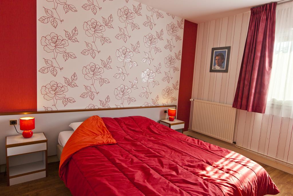 Cit'Hotel Du Circuit Magny-Cours Bagian luar foto